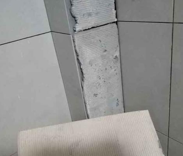 防城港市瓷砖空鼓维修公司分享下厨房瓷砖脱落的补救措施。